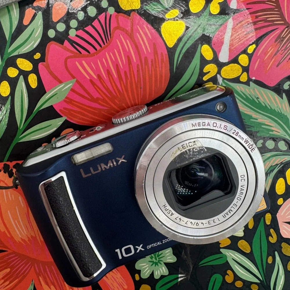 Panasonic Lumix DMC-TZ5 Blue Digital Camera 10x Leica Zoom 28mm Wide Mega OIS